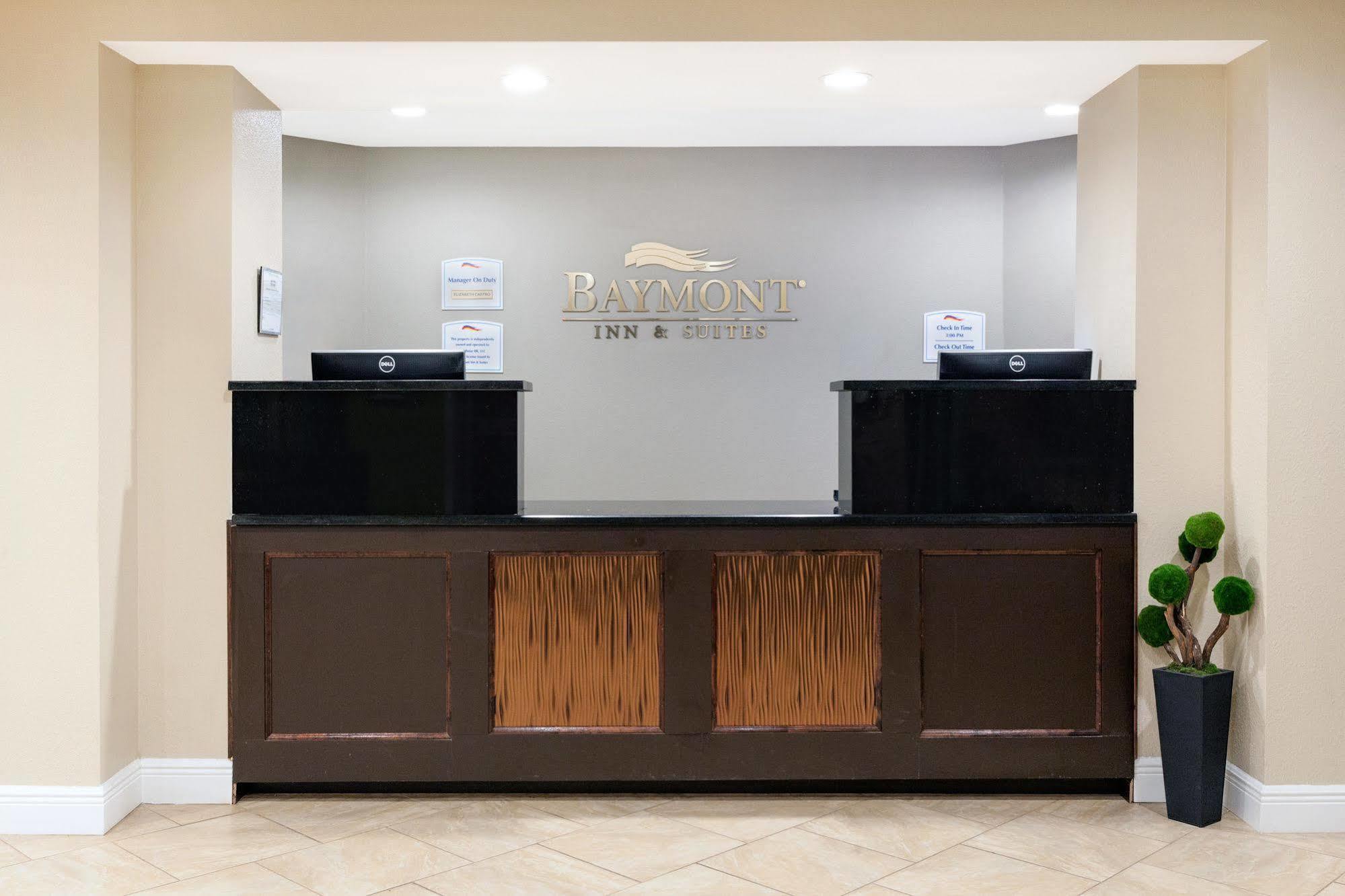 Готель Baymont By Wyndham Midland Center Екстер'єр фото